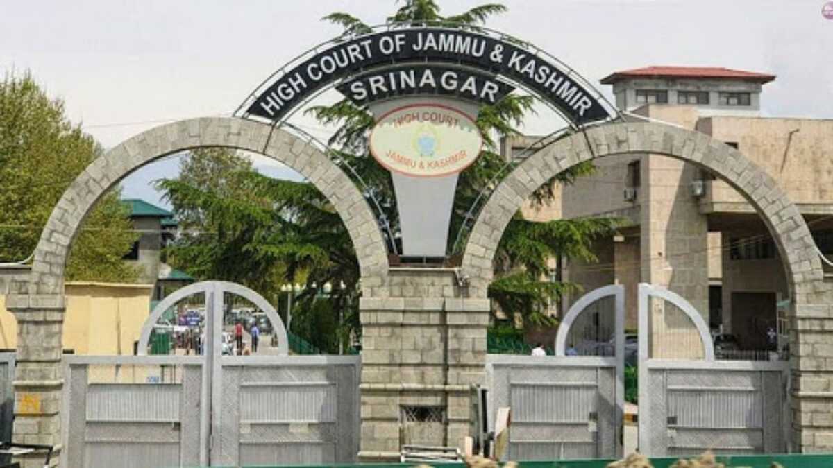 High Court of Jammu and Kashmir and Ladakh Recognizes Kashmir Advocates’ Association Amidst Controversy with JKHCBA